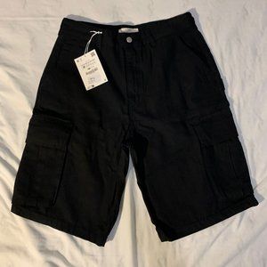 Zara: 30W Black Relaxed Fit Cargo Shorts *Brand New/Unused*